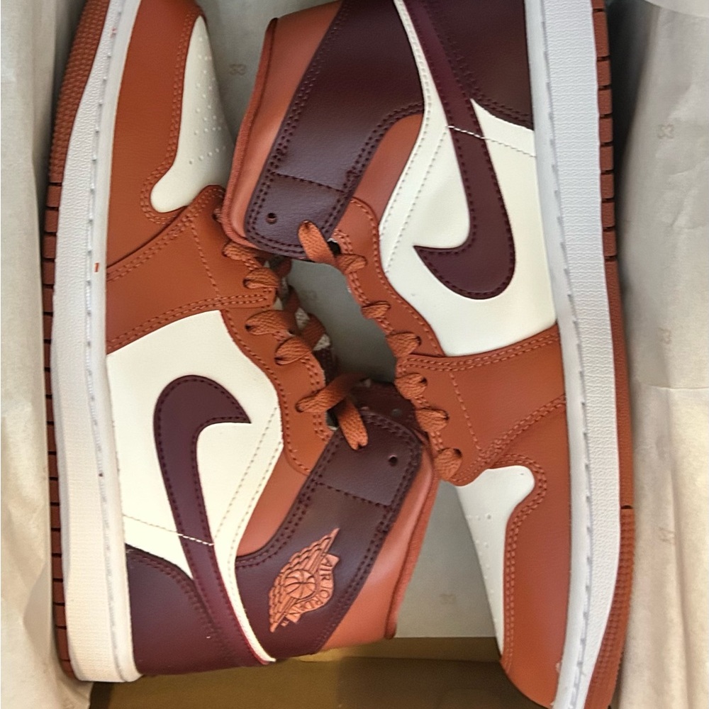 Women’s Air Jordan 1 Mid Sneakers Dusty Peach